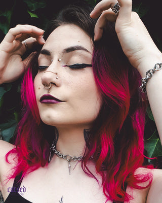 Triple Daggers Choker