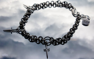 Triple Daggers Choker