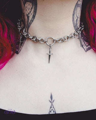 Triple Daggers Choker